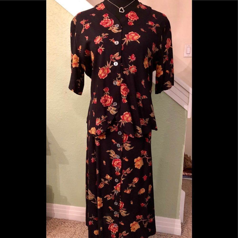 Vintage inspired skirt suit by 1601 in large